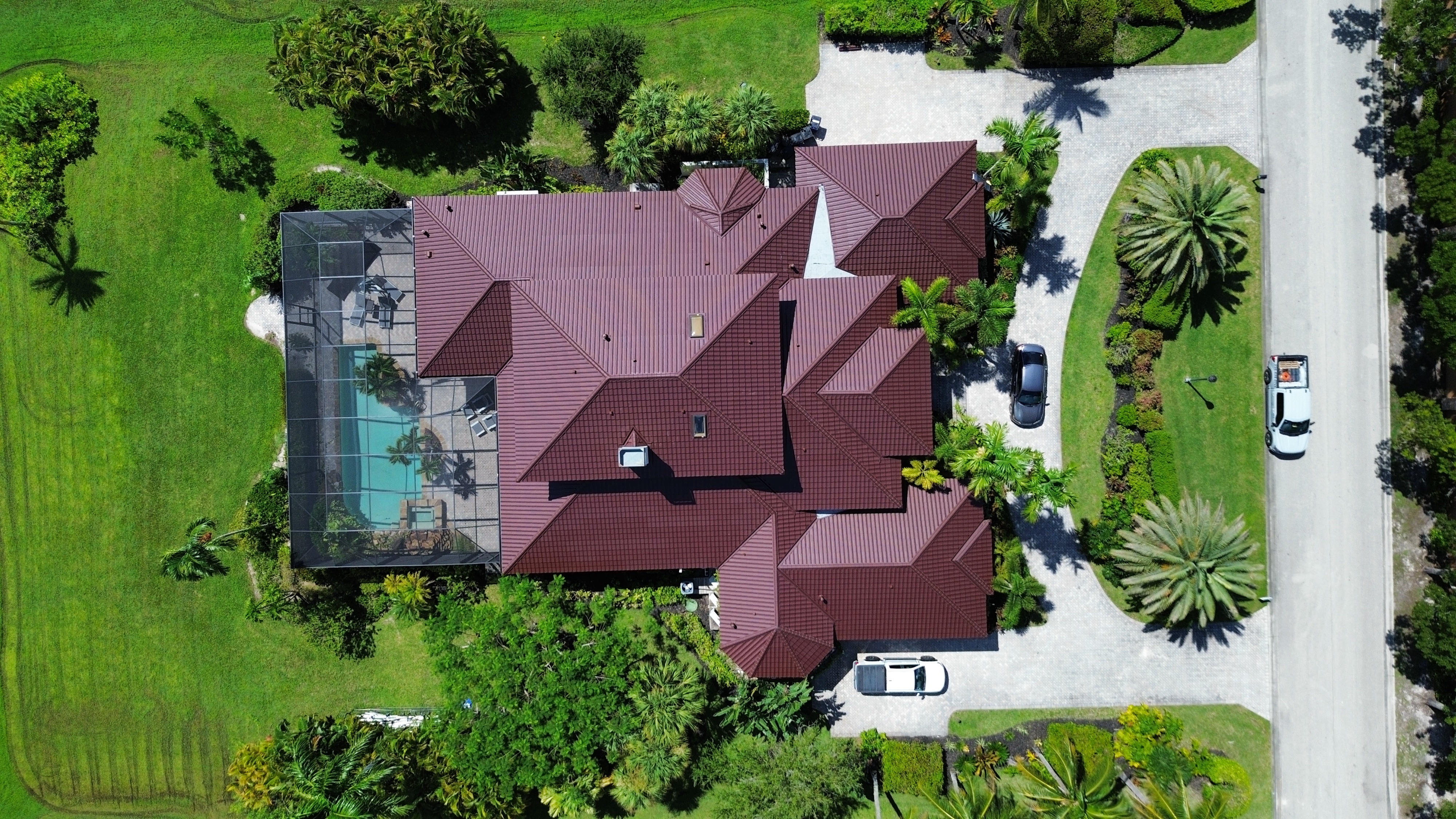 Worthouse metal tile roof in burgundy — Horizon install